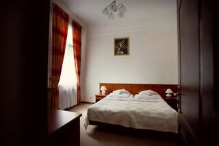 Отель Dąbrówka Ястшембе-Здруй Двухместный номер с 1 кроватью или 2 отдельными кроватями-3