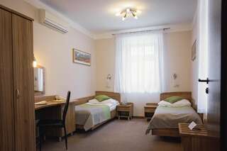 Отель Dąbrówka Ястшембе-Здруй Небольшой двухместный номер с 1 кроватью или 2 отдельными кроватями-4